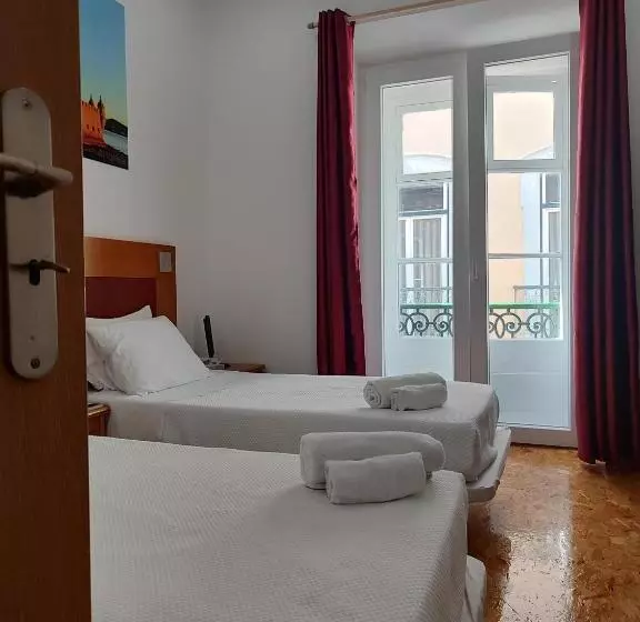 Majatalo Room Atalaia   Bairro Alto