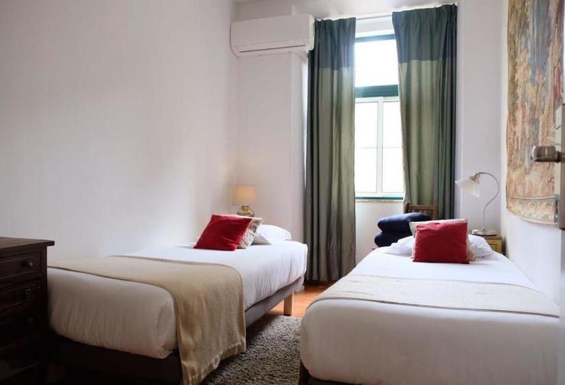 پانسیون Poets Privates