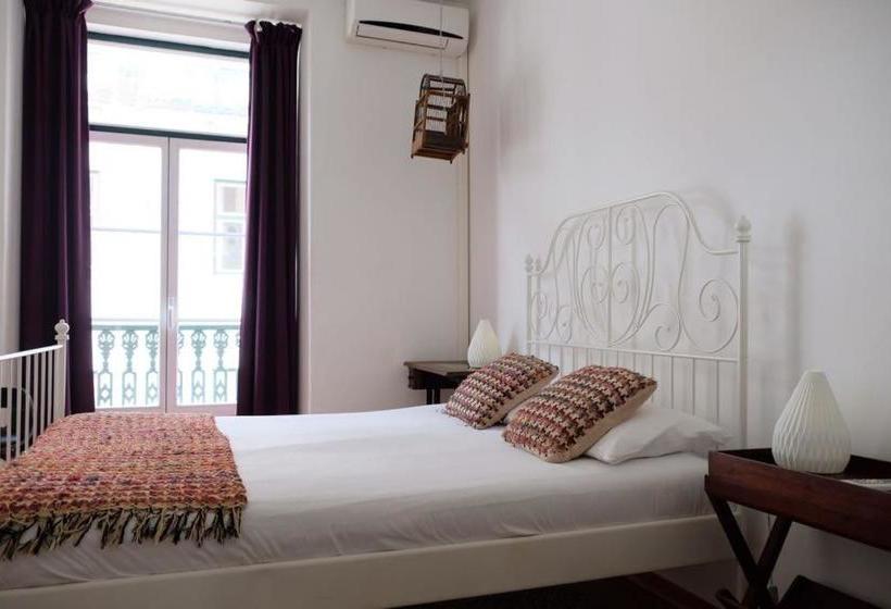 پانسیون Poets Privates