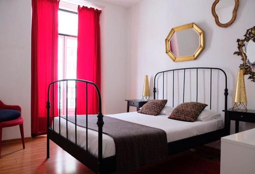 پانسیون Poets Privates