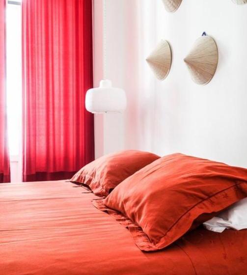 پانسیون Poets Privates