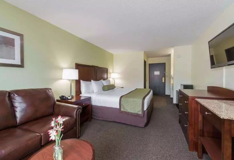 هتل Baymont By Wyndham Pierre