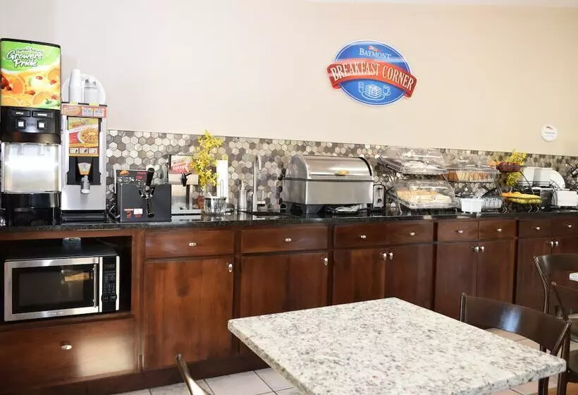 هتل Baymont By Wyndham Pierre