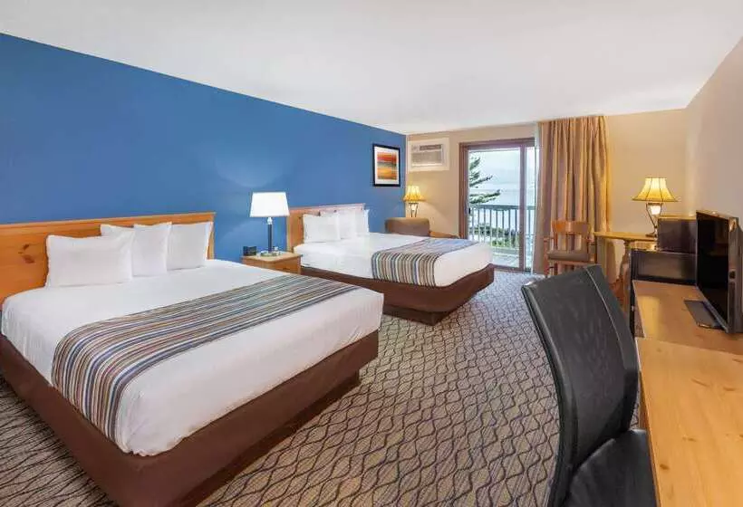 호텔 Baymont By Wyndham St. Ignace Lakefront