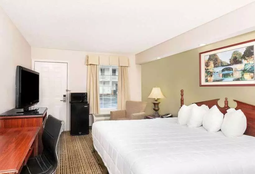 호텔 Baymont By Wyndham Tullahoma