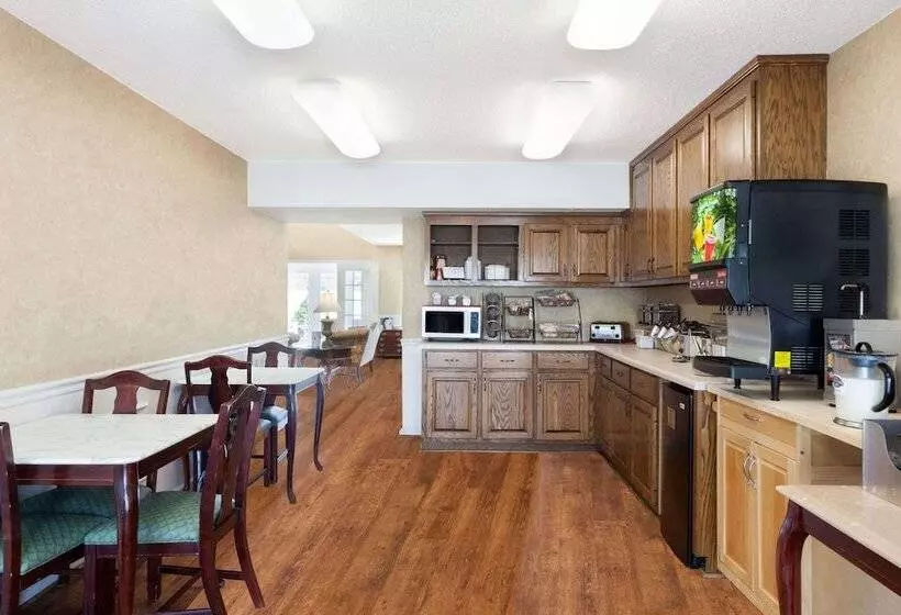 호텔 Baymont By Wyndham Tullahoma