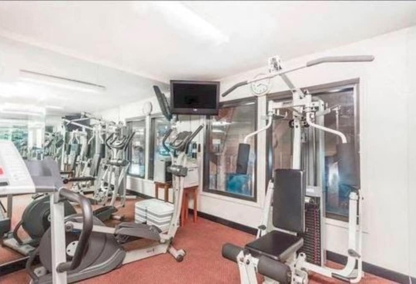 ホテル Baymont By Wyndham Tullahoma