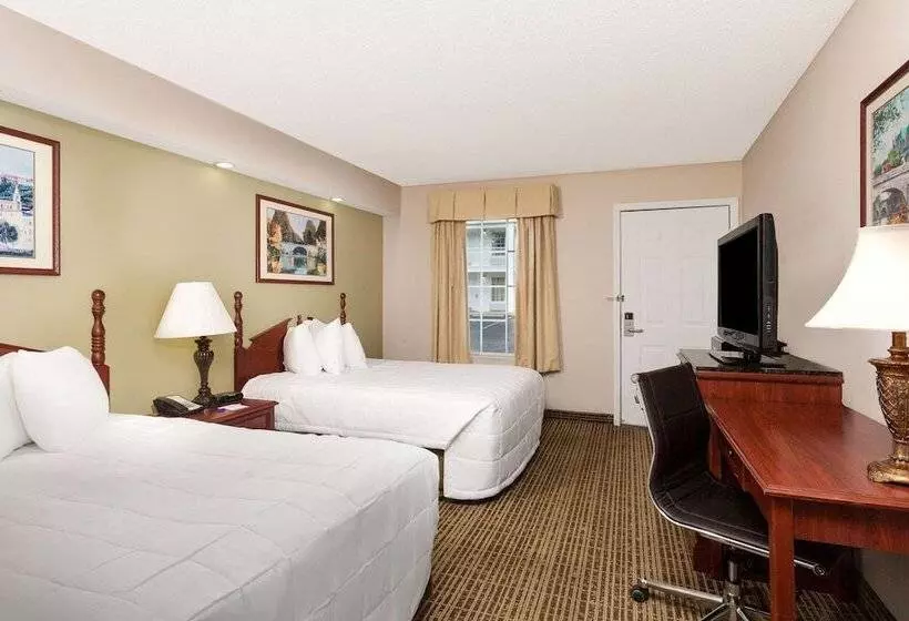 호텔 Baymont By Wyndham Tullahoma