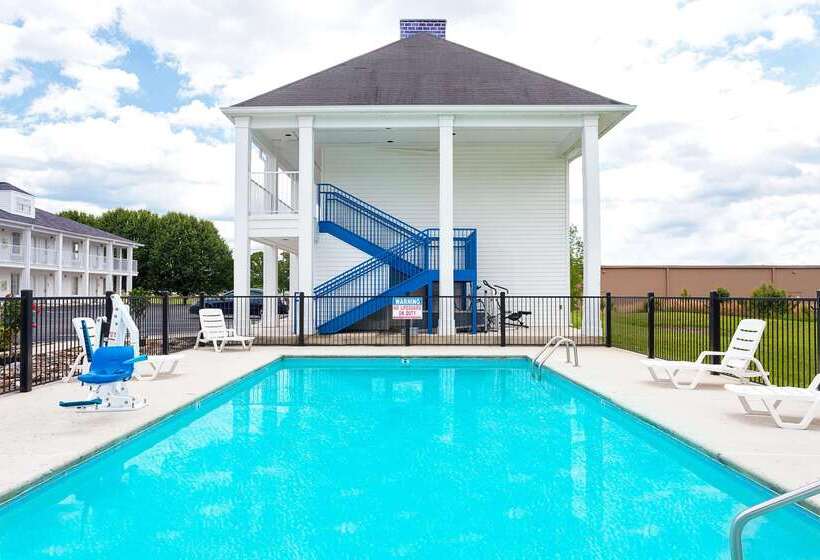 ホテル Baymont By Wyndham Tullahoma