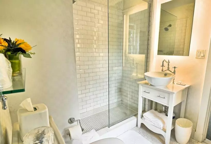 ホテル The Exeter Inn