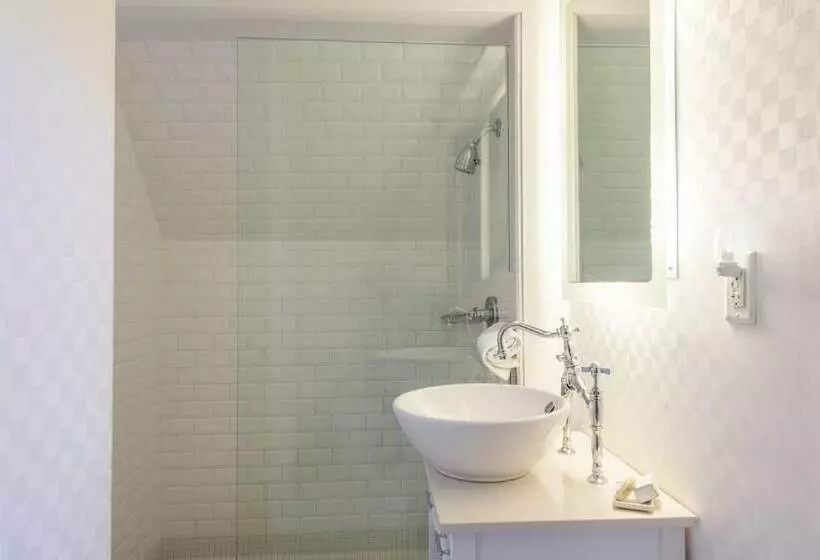 ホテル The Exeter Inn