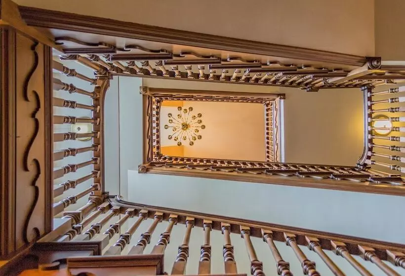 ホテル The Exeter Inn