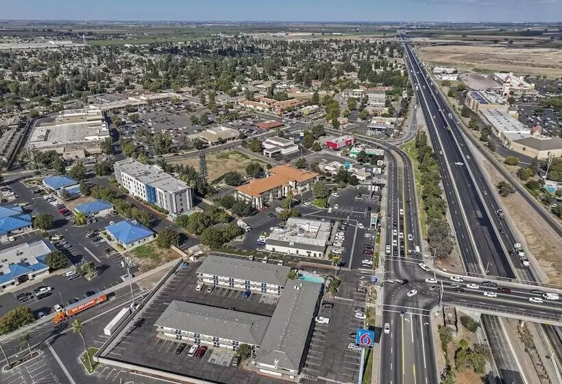 Hillstone Inn Tulare, Ascend Hotel Collection