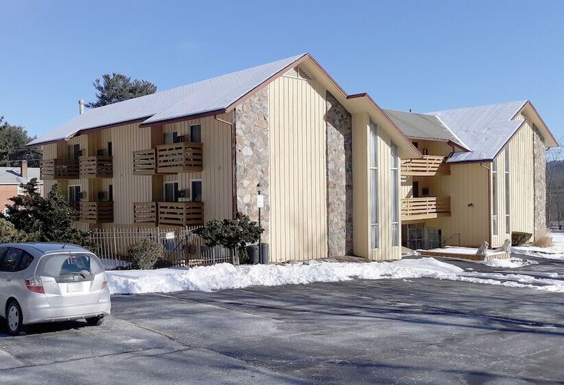 فندق Iron Horse Inn