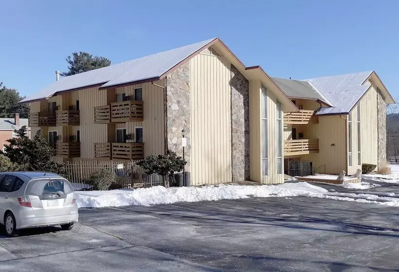 ホテル Iron Horse Inn