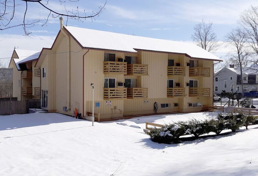 فندق Iron Horse Inn