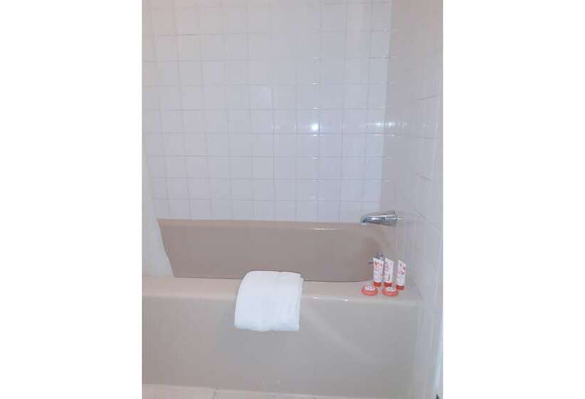 فندق Iron Horse Inn