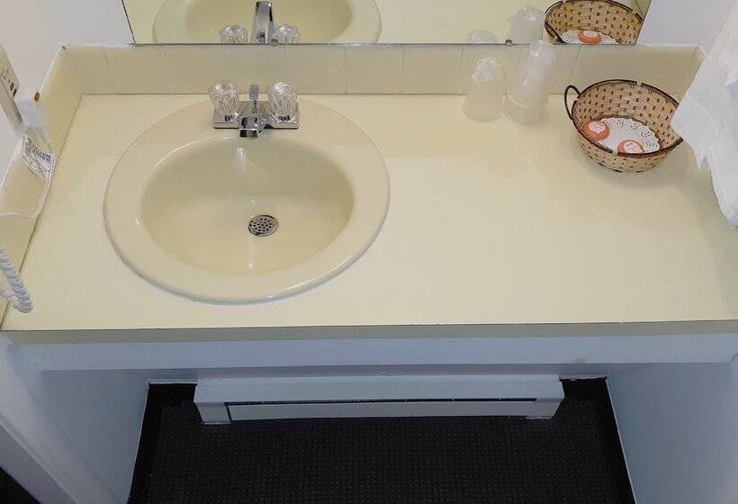 فندق Iron Horse Inn