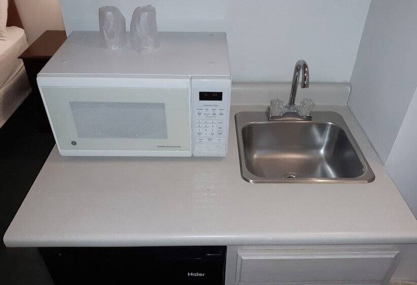 فندق Iron Horse Inn