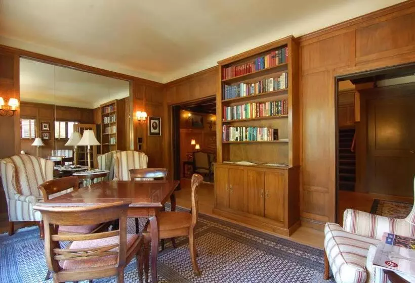 هتل Jackson Court