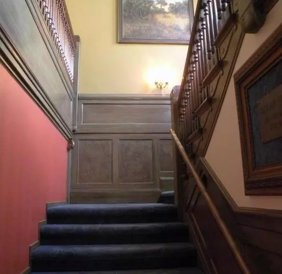 هتل Jackson Court