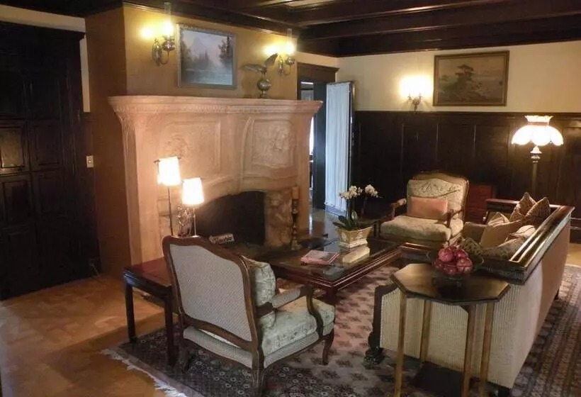 هتل Jackson Court