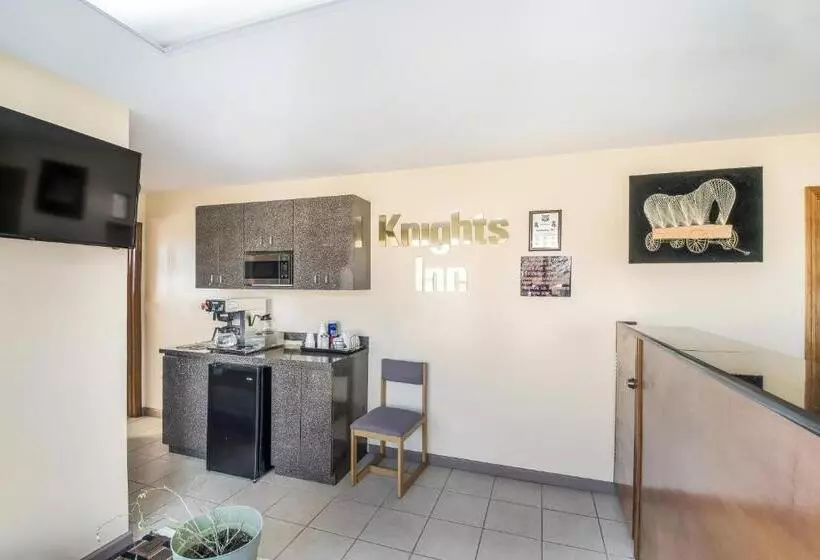 Отель Knights Inn   Cleveland