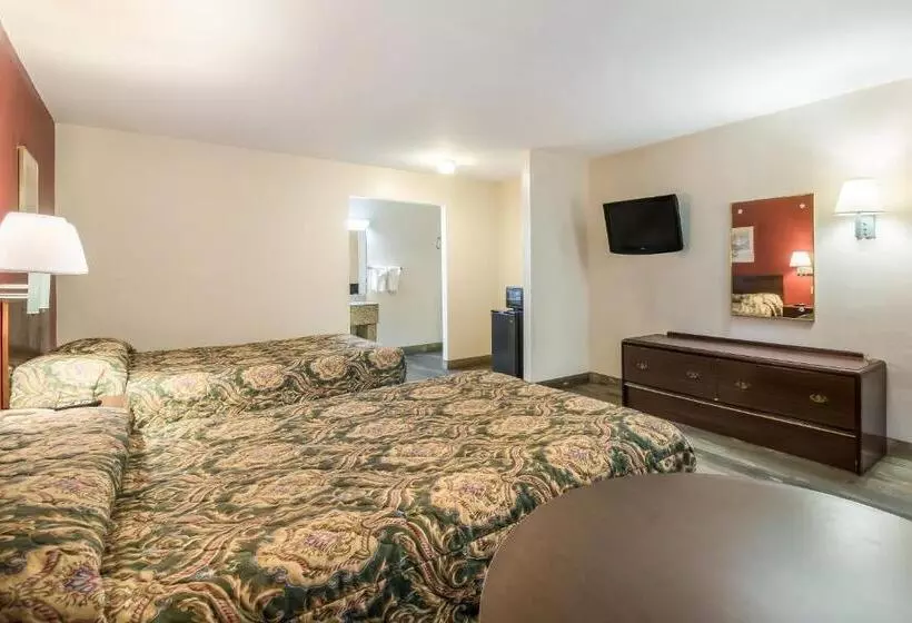 Отель Knights Inn   Cleveland