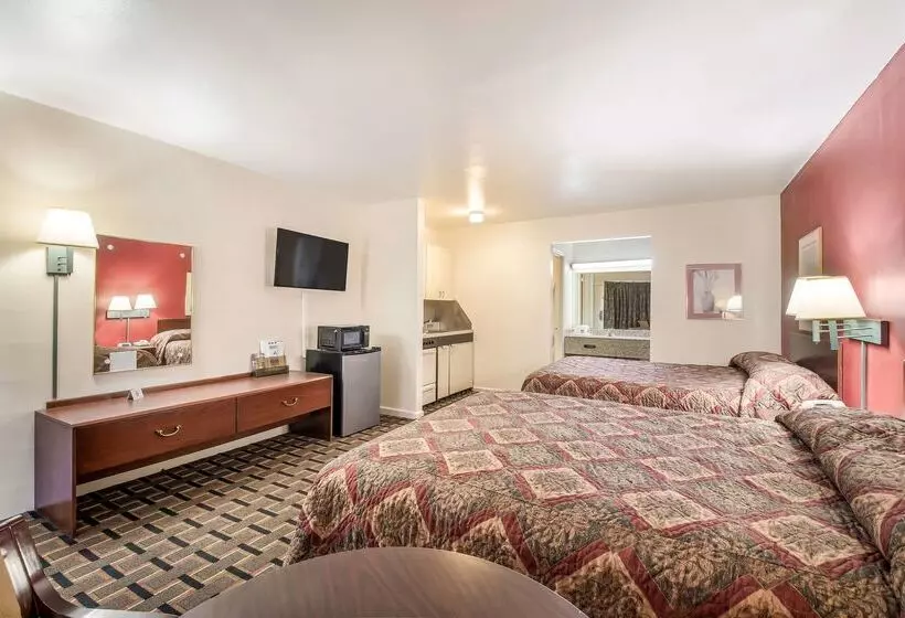 Отель Knights Inn   Cleveland