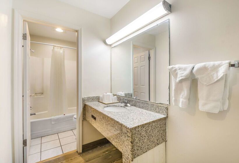 호텔 Knights Inn Cleveland