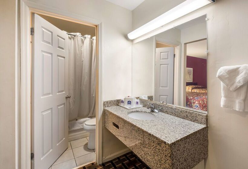 호텔 Knights Inn Cleveland