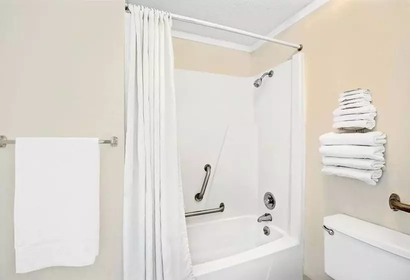 فندق Express Inn