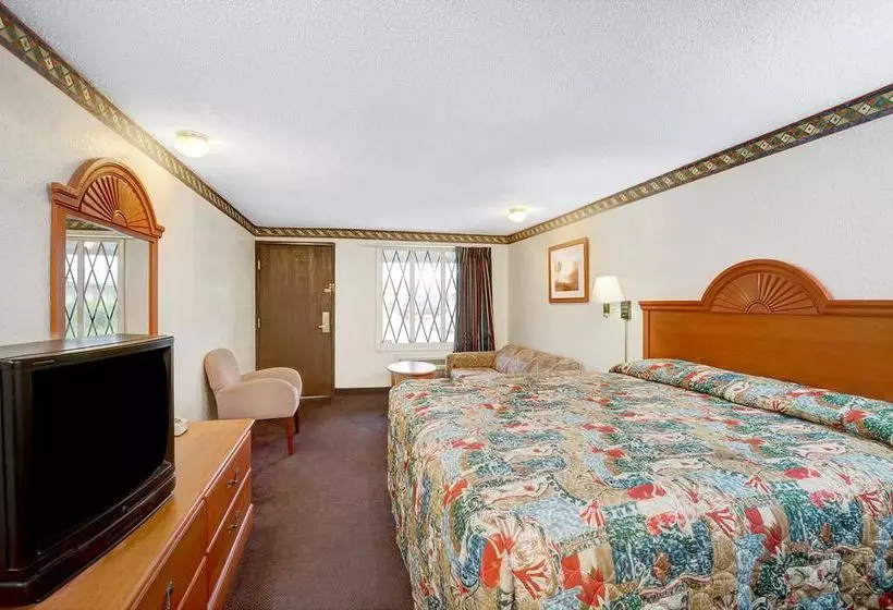 فندق Express Inn