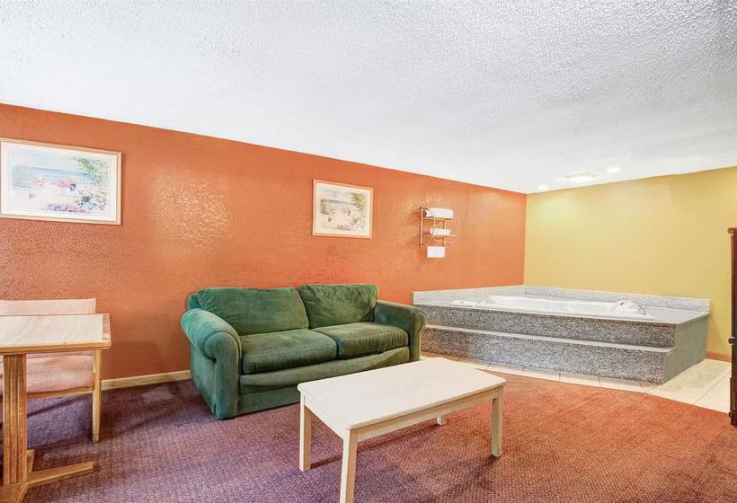 فندق Express Inn