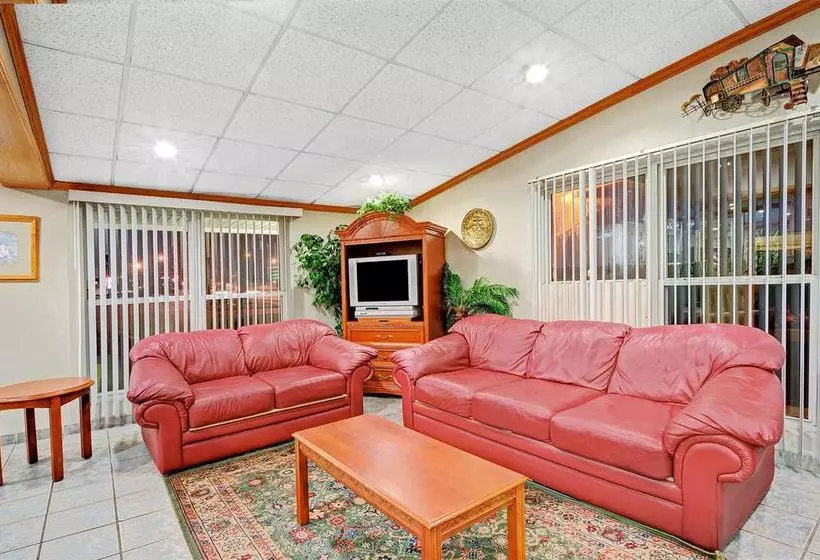 فندق Express Inn