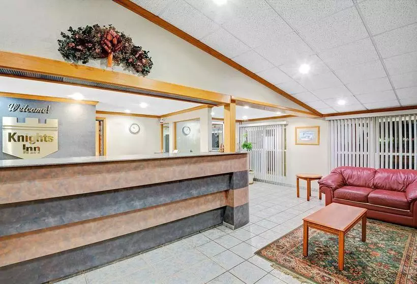 فندق Express Inn