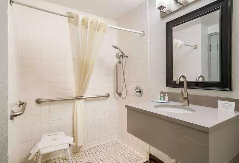 هتل Quality Inn Jacksonville Near Camp Lejeune