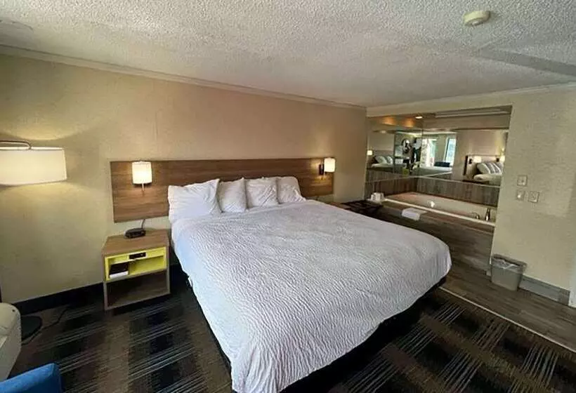 בית מלון כפרי Days Inn By Wyndham Liverpool Syracuse