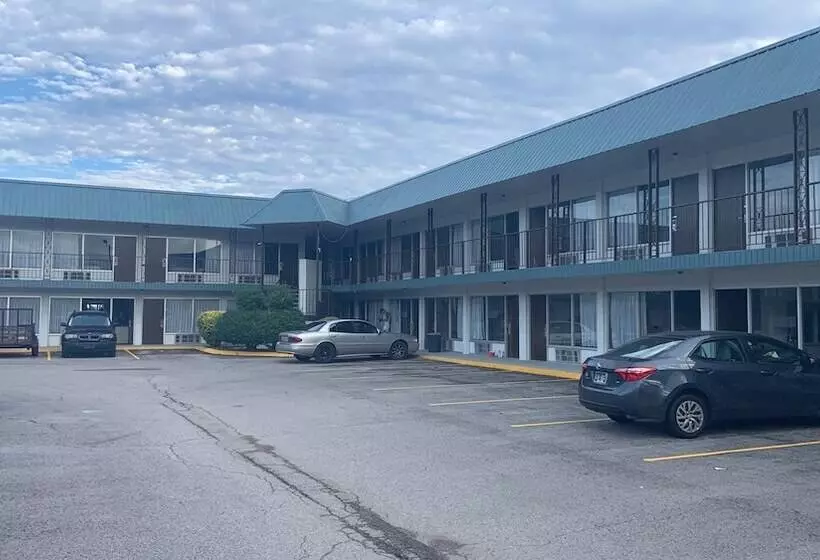 فندق Suburban Studios Cookeville