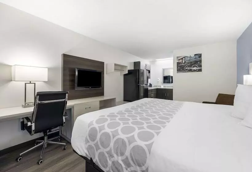 فندق Suburban Studios Cookeville