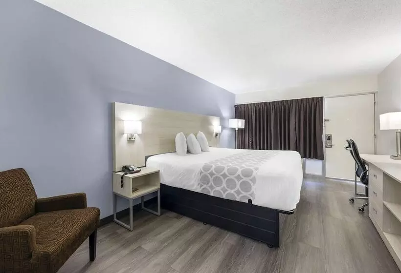 فندق Suburban Studios Cookeville