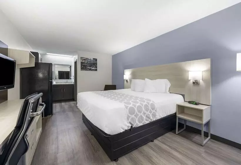 فندق Suburban Studios Cookeville