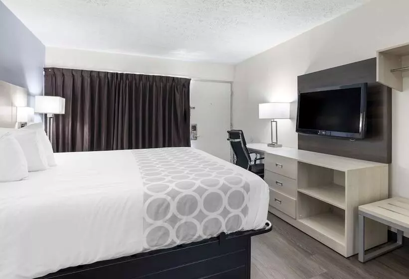 فندق Suburban Studios Cookeville