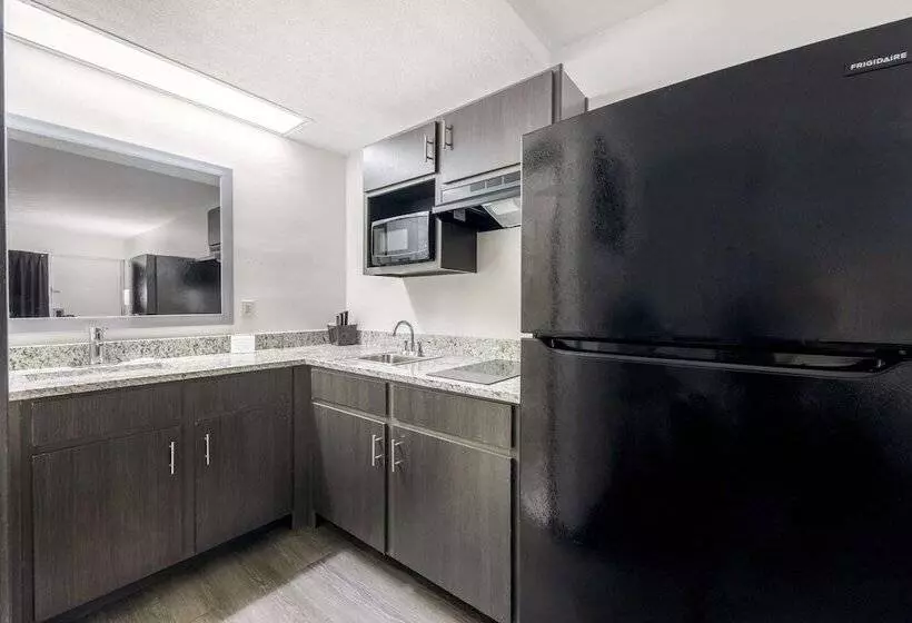 فندق Suburban Studios Cookeville