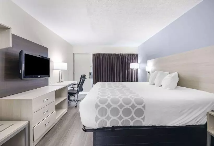 فندق Suburban Studios Cookeville