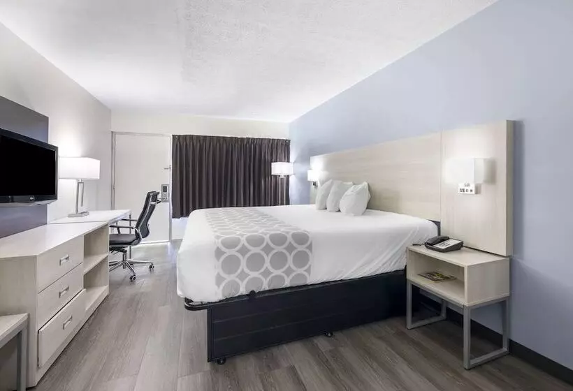 فندق Suburban Studios Cookeville