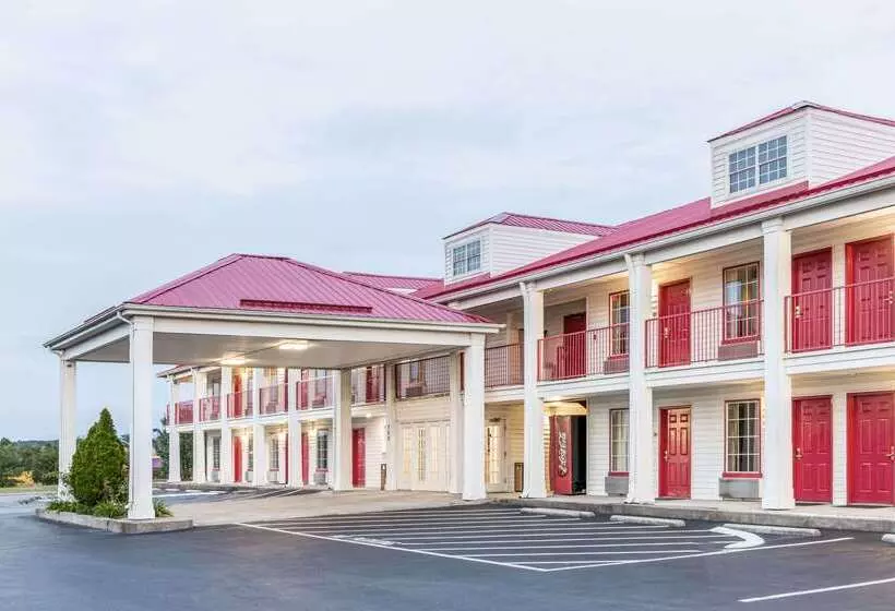 호텔 Super 8 By Wyndham Clinton