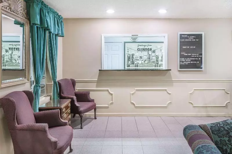 호텔 Super 8 By Wyndham Clinton