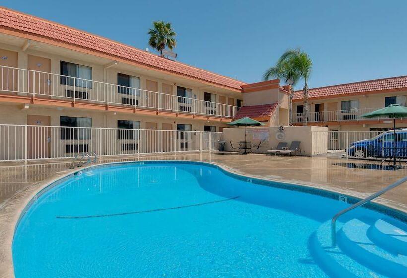 فندق Vagabond Inn Bakersfield North