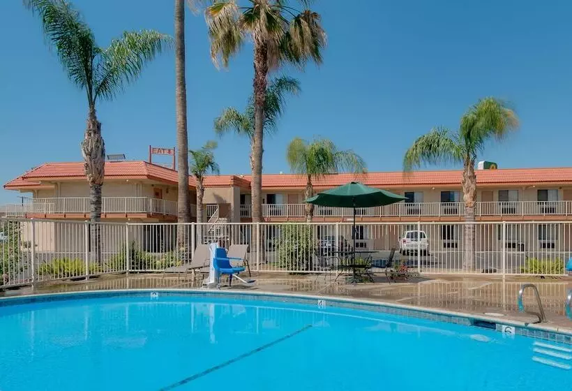 호텔 Vagabond Inn Bakersfield North